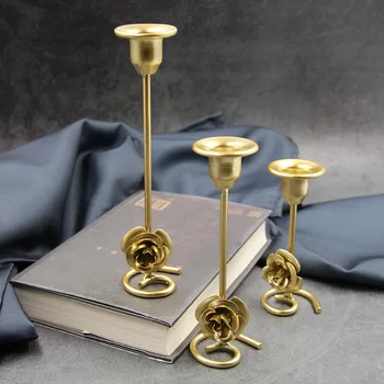 Ouro Luxo Castiçal Titular com Flor de Metal Vela de Casamento Vela Stand Aniversário Requintado de Velas a Decoração Home