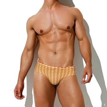 WK108 de impressão amarelo sexy cintura baixa homens de sunga nova de praia no verão homens biquínis nadar cuecas troncos festa na piscina homens de natação, fatos de banho