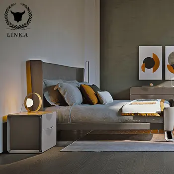 O estilo italiano de luz de luxo cama de casal grande apartamento moderno e minimalista quarto principal de couro de arte cama de 1,8 metros personalizado